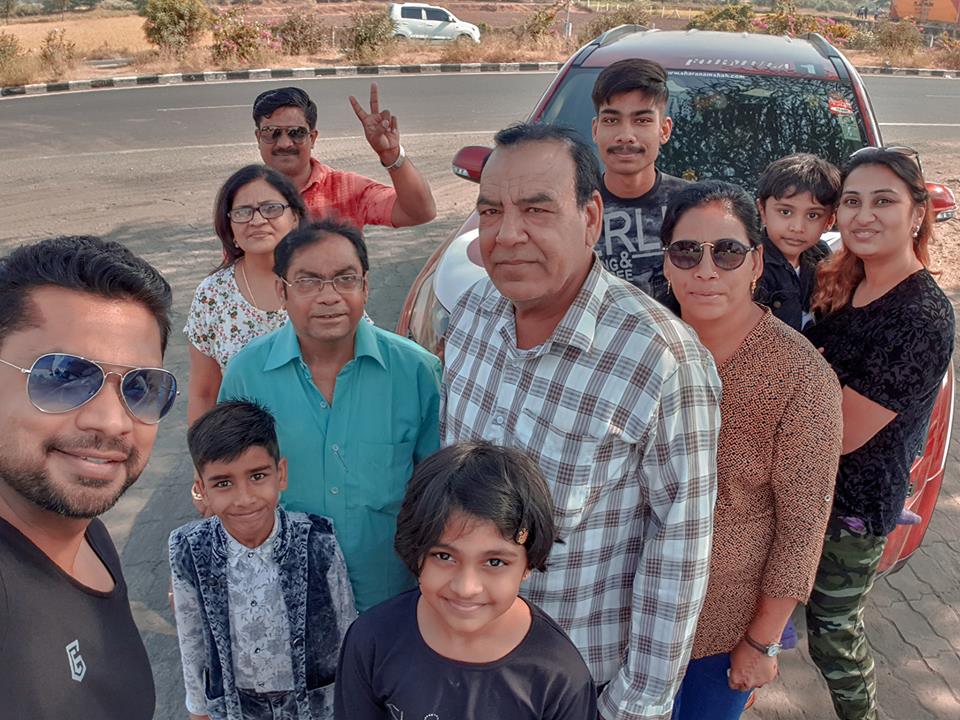 Image may contain: 10 people, including Sharanam Shah, Gopi Shah, Chaitanya Shah and Vaishali Sharanam Shah, people smiling, people standing and outdoor